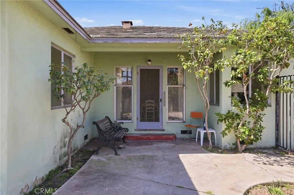 Photo of 1295 E Woodbury Road, Pasadena, CA 91104 (MLS # SR26055404)