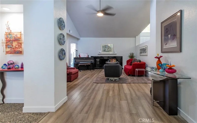 2095 W Barstow