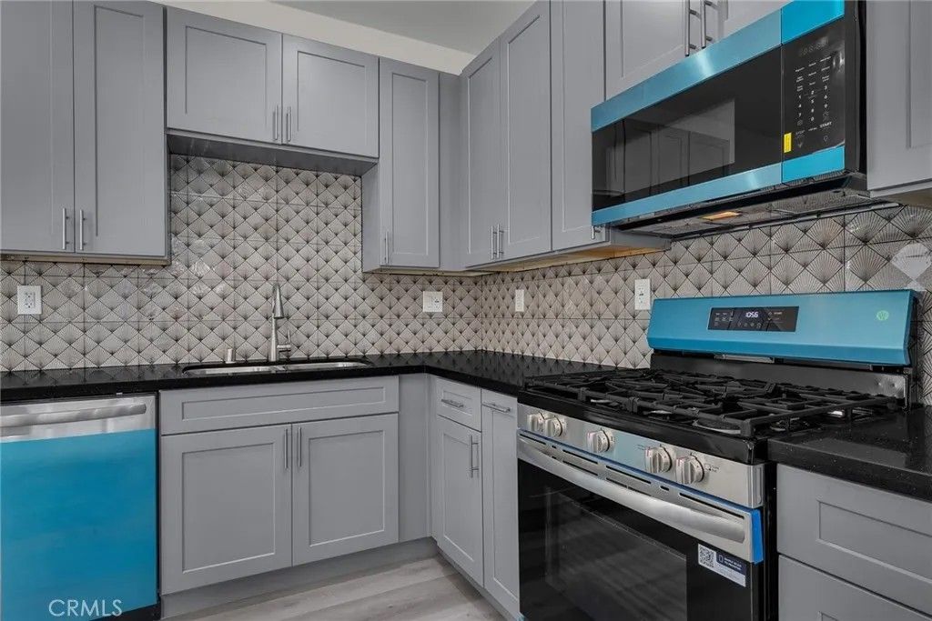 Photo of 1509 W 87th, Los Angeles, CA 90047 (MLS # SR25266950)