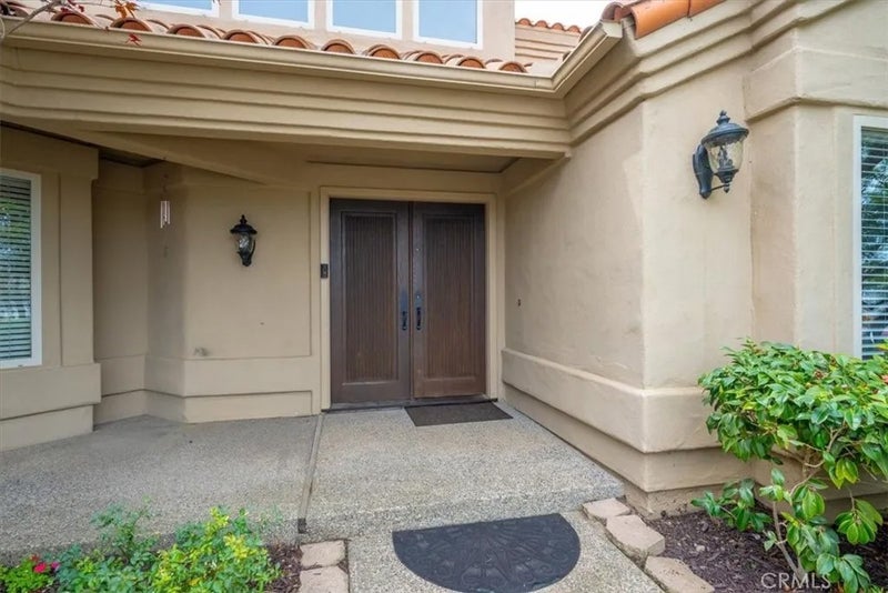 810 Fairway Vista