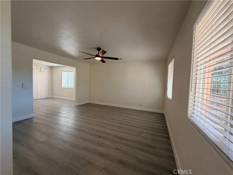 905 W Sumner A & B