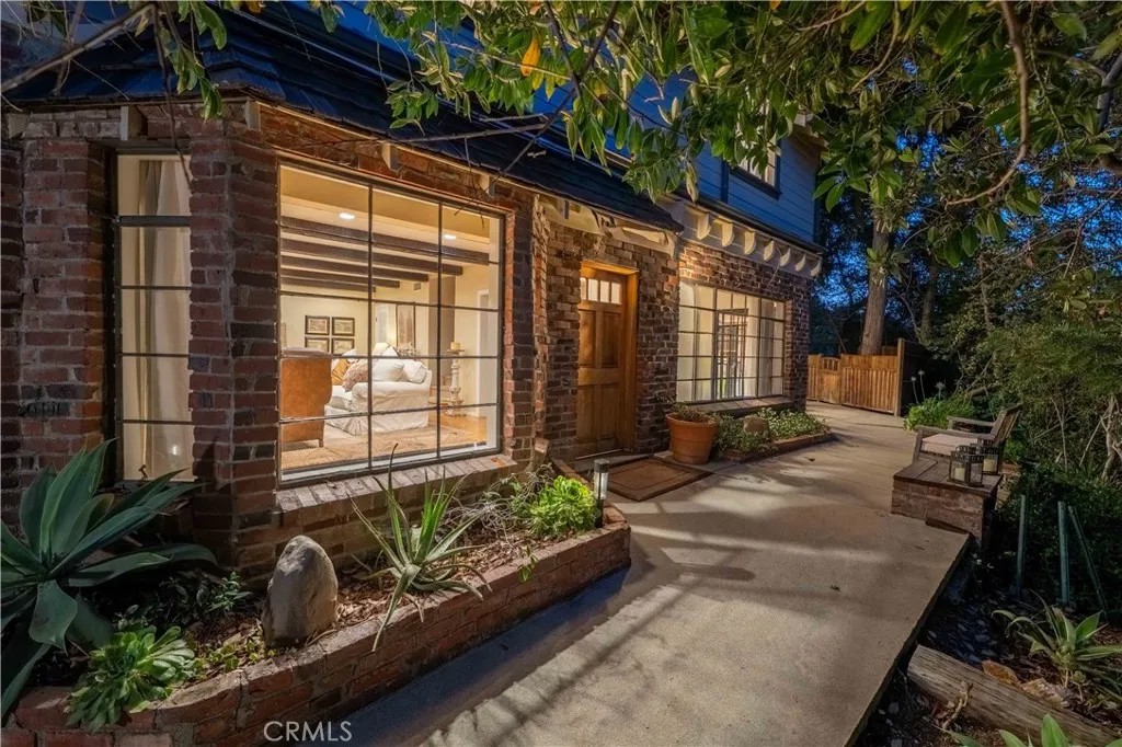 9925 Shadow Hills