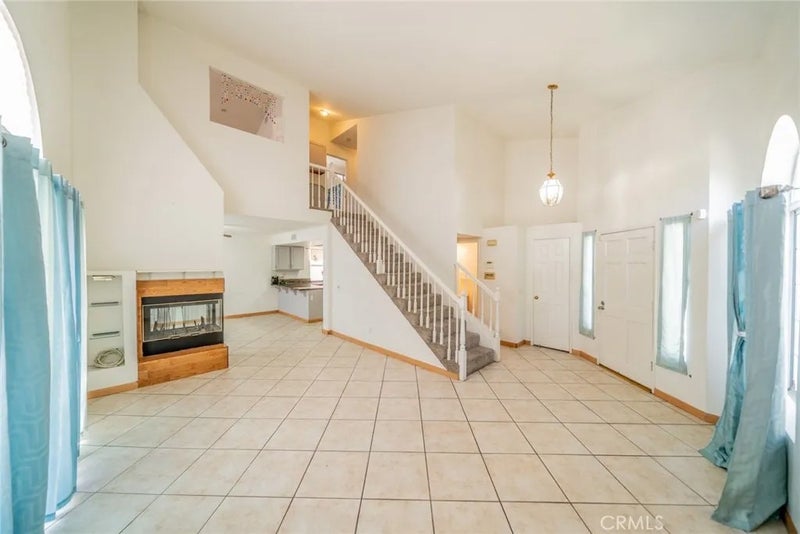 27495 Silverberry