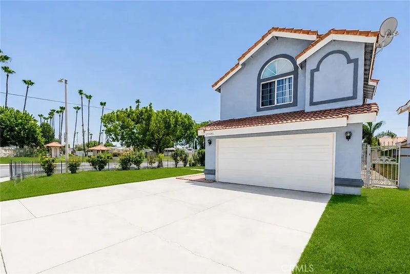 27495 Silverberry