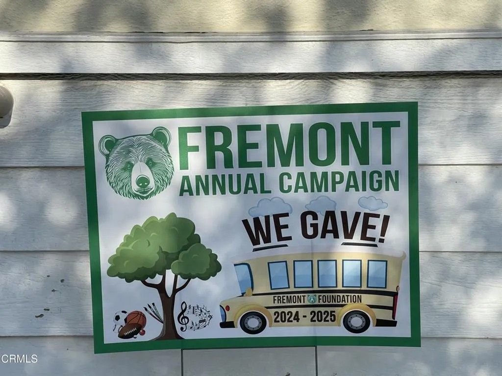 Photo of 3226 La Crescenta Avenue, Glendale, CA 91208 (MLS # P1-25061)