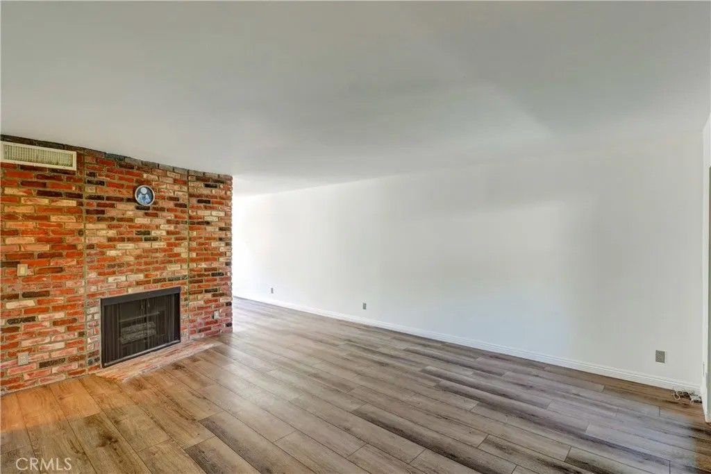 Photo of 7809 N Via Foggia, Burbank, CA 91504 (MLS # SR25269343)