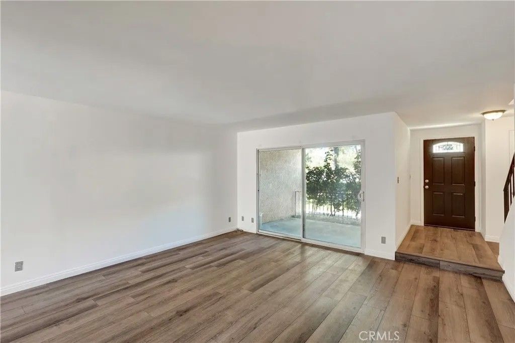 Photo of 7809 N Via Foggia, Burbank, CA 91504 (MLS # SR25269343)