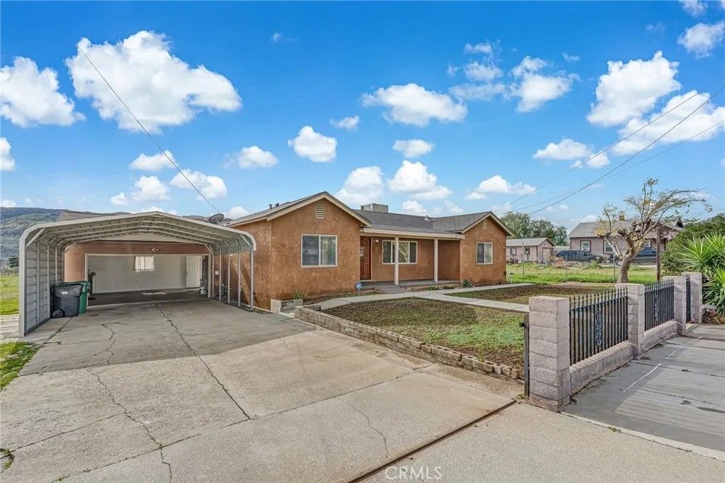 Photo of 720 E George St, Banning, CA 92220 (MLS # IG26000021)