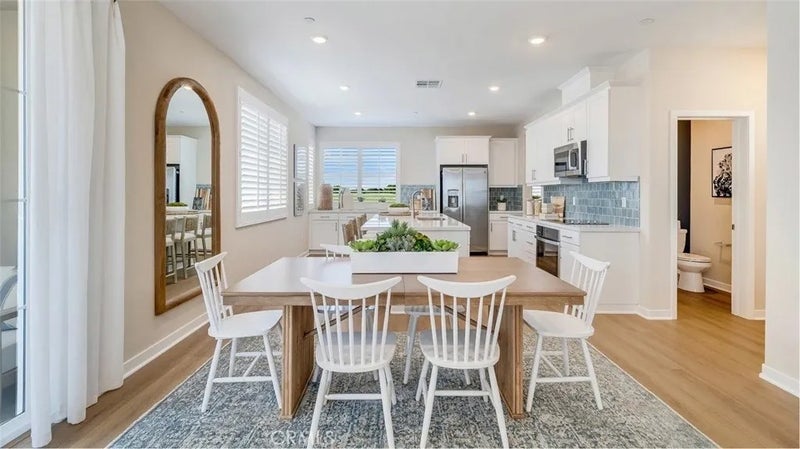 2650 E Hyde Paseo