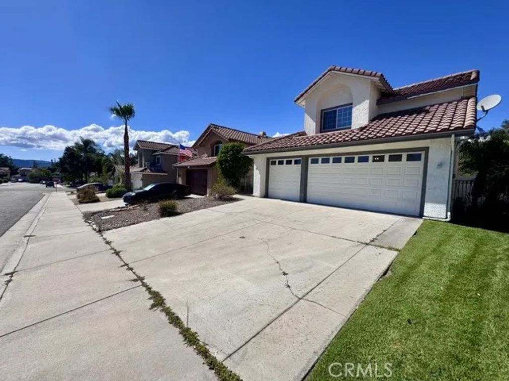 Photo of 39961 Temecky Way, Murrieta, CA 92562 (MLS # SW25222538)