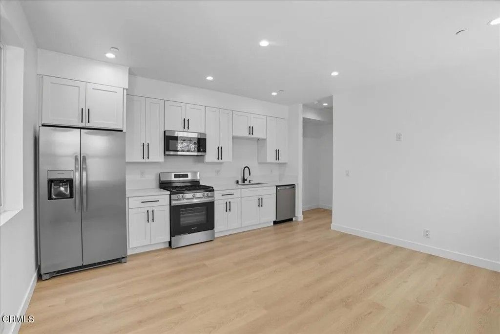 Photo of 1909 Ocean Avenue, Ventura, CA 93001 (MLS # V1-34302)