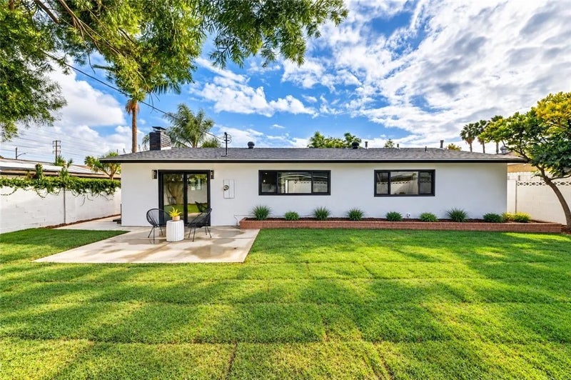 8561 Donald Circle