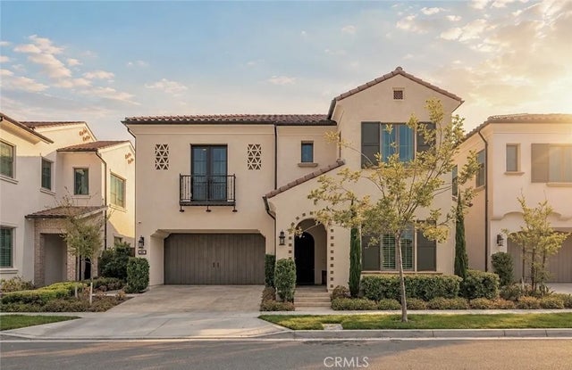 128 Roscomare, Irvine