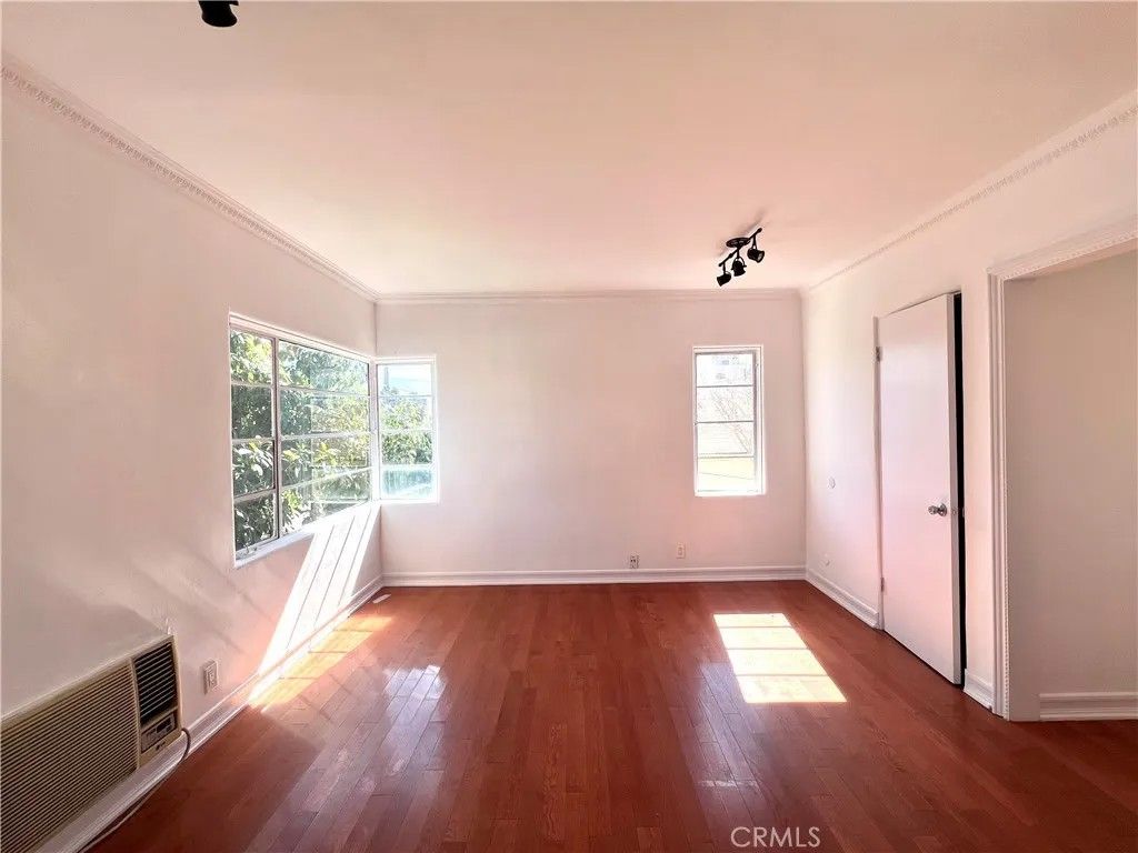 Photo of 5253 Denny Ave, North Hollywood, CA 91601 (MLS # SR26045146)