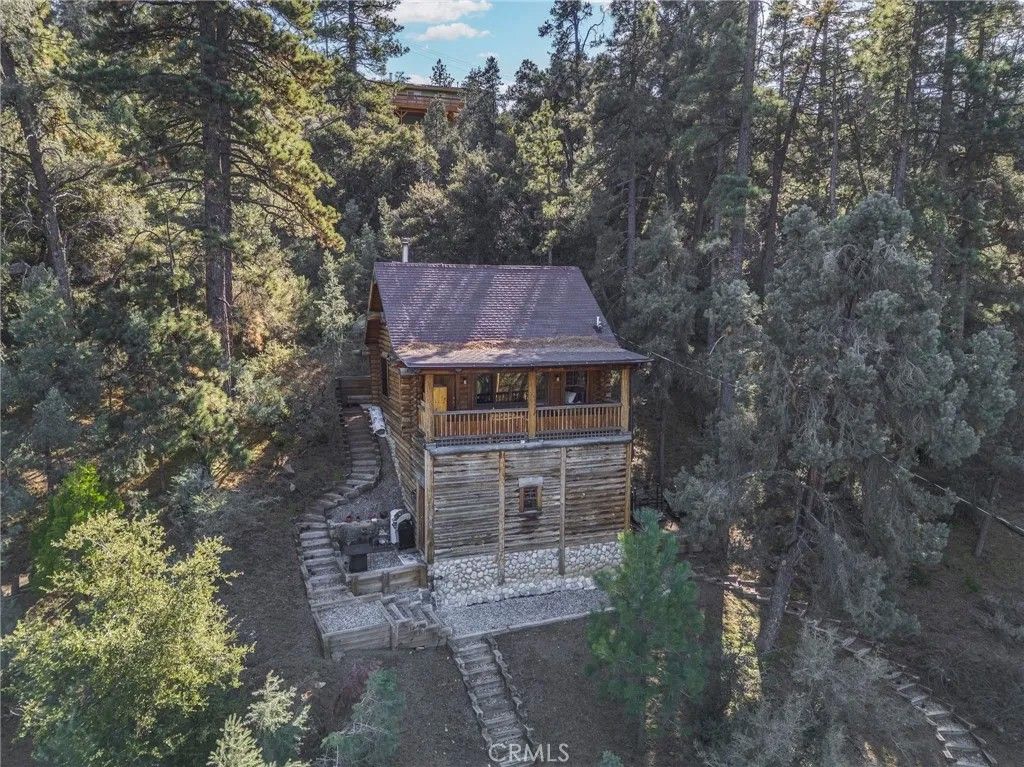 Photo of 15916 Zurich Way, Pine Mountain Club, CA 93222 (MLS # SR26023829)
