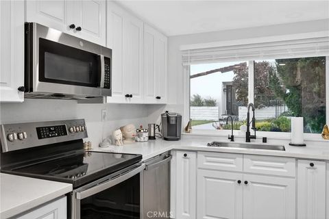 Tiny photo for 5 Cypress Way, Rolling Hills Estates, CA 90274 (MLS # SB25252706)