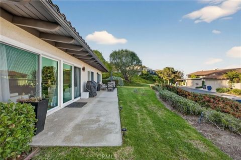 Tiny photo for 5 Cypress Way, Rolling Hills Estates, CA 90274 (MLS # SB25252706)