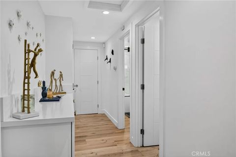 Tiny photo for 5 Cypress Way, Rolling Hills Estates, CA 90274 (MLS # SB25252706)