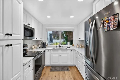 Tiny photo for 5 Cypress Way, Rolling Hills Estates, CA 90274 (MLS # SB25252706)