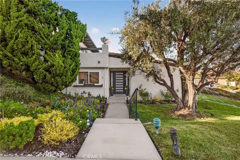 Tiny photo for 5 Cypress Way, Rolling Hills Estates, CA 90274 (MLS # SB25252706)