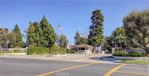 Tiny photo for 5 Cypress Way, Rolling Hills Estates, CA 90274 (MLS # SB25252706)