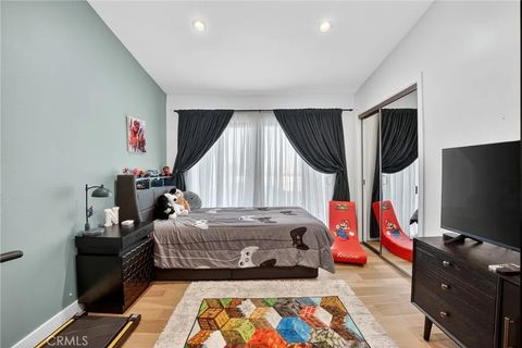 Tiny photo for 5 Cypress Way, Rolling Hills Estates, CA 90274 (MLS # SB25252706)