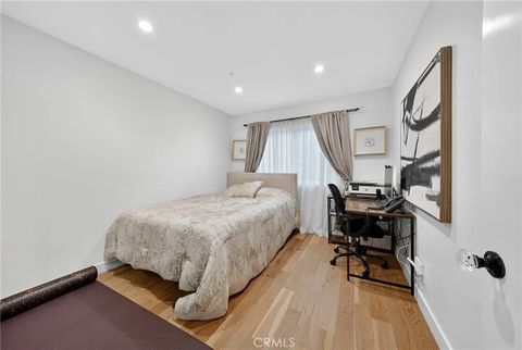 Tiny photo for 5 Cypress Way, Rolling Hills Estates, CA 90274 (MLS # SB25252706)