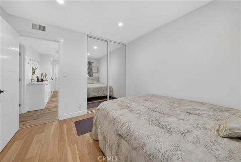 Tiny photo for 5 Cypress Way, Rolling Hills Estates, CA 90274 (MLS # SB25252706)