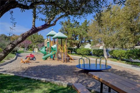 Tiny photo for 5 Cypress Way, Rolling Hills Estates, CA 90274 (MLS # SB25252706)