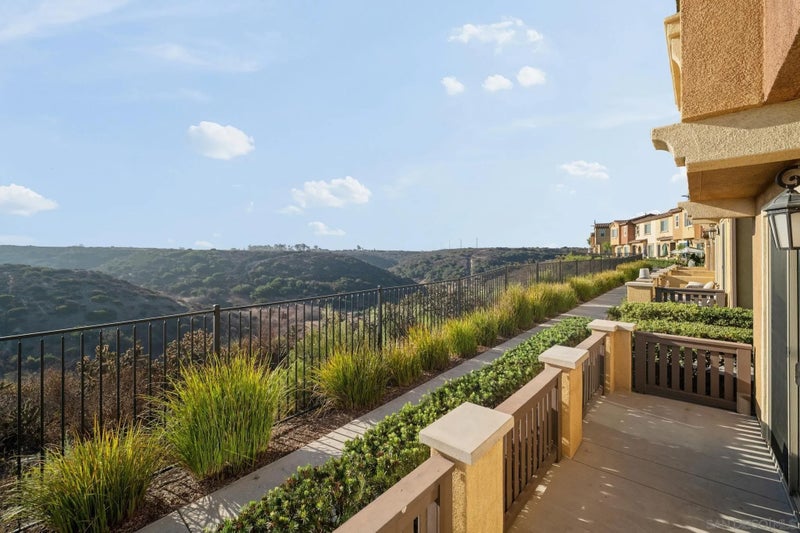 1755 Saltaire Place 37