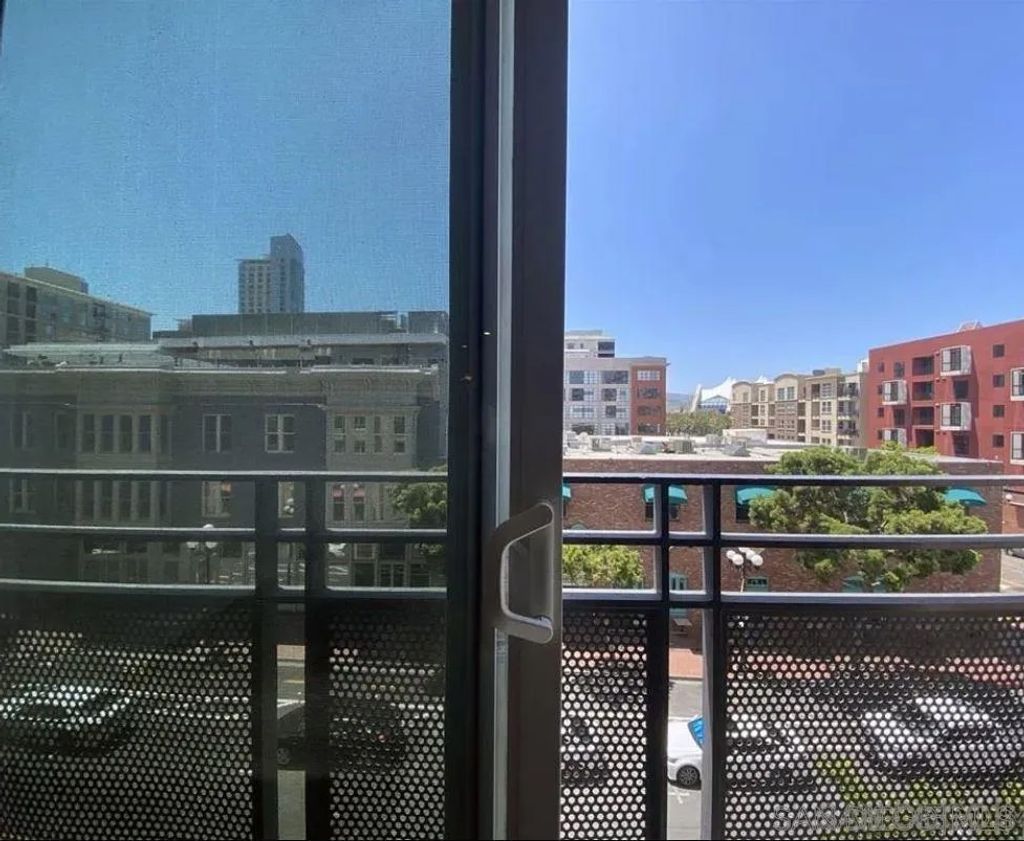 Photo of 450 J St #4211, San Diego, CA 92101 (MLS # 250046154)