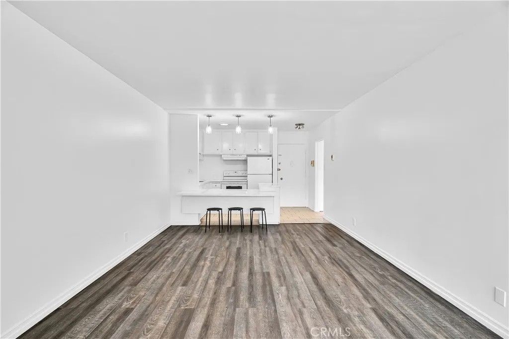 Photo of 320 S Gramercy Place #302, Los Angeles, CA 90020 (MLS # BB26097645)