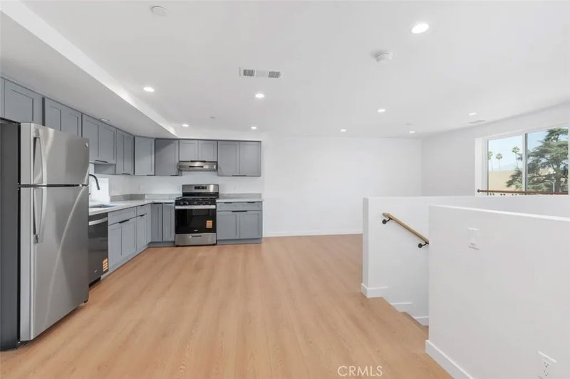 176 N Catalina Avenue 403