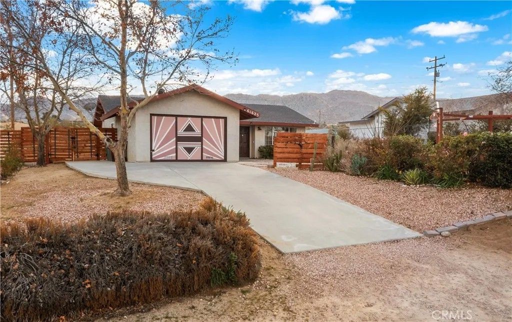 Photo of 61625 Alta Vista Drive, Joshua Tree, CA 92252 (MLS # JT26020135)