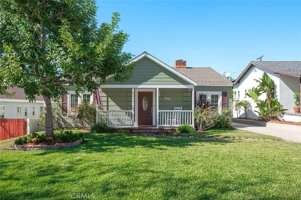 5523 Acacia