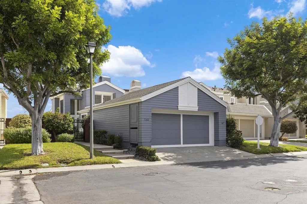 Photo of 7302 Lantana Terrace, Carlsbad, CA 92011 (MLS # NDP2609319)