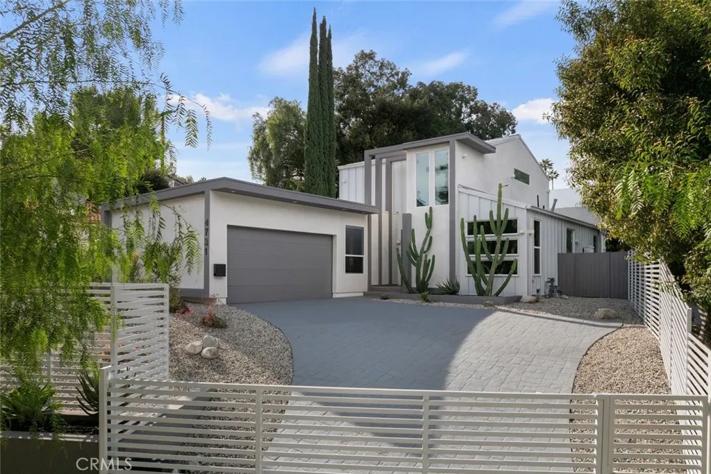 4731 Topanga Canyon Boulevard