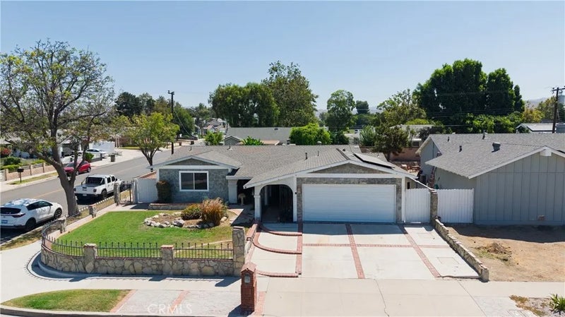 1396 Currant Avenue