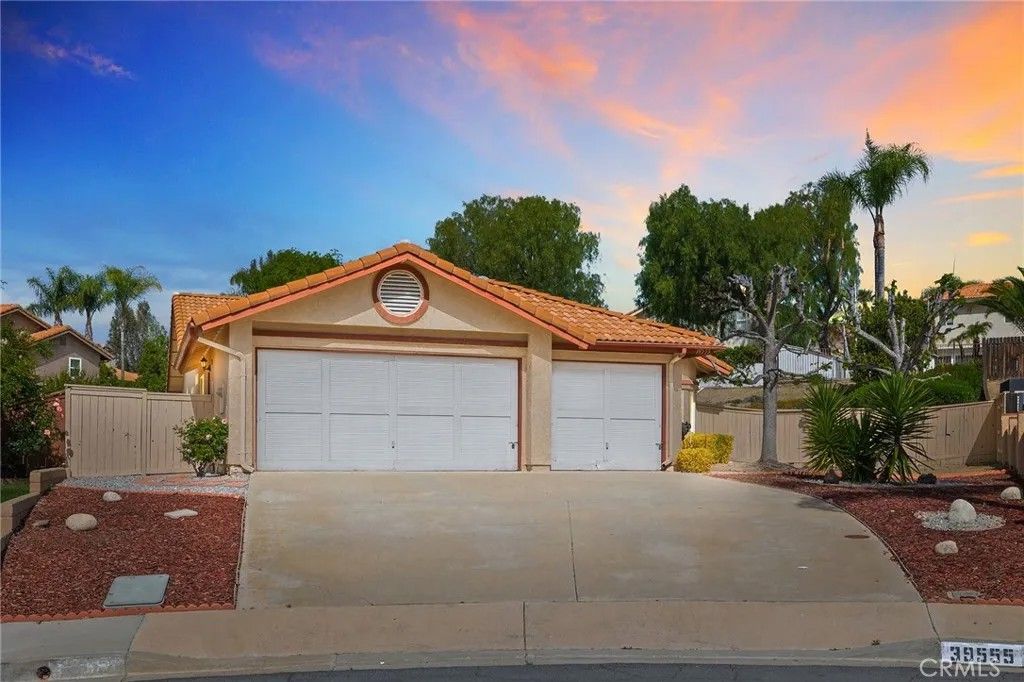 Photo of 39555 Glenwood Court, Murrieta, CA 92563 (MLS # SW26071094)