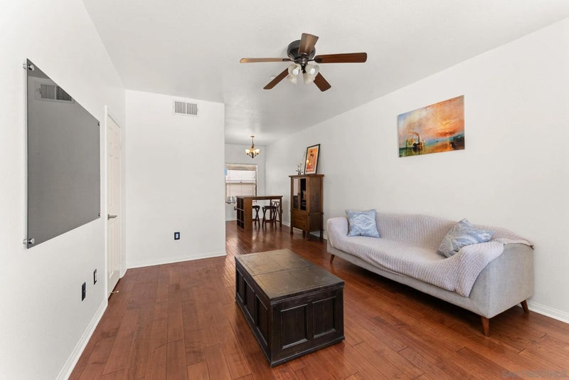 3930 1/2 Iowa St