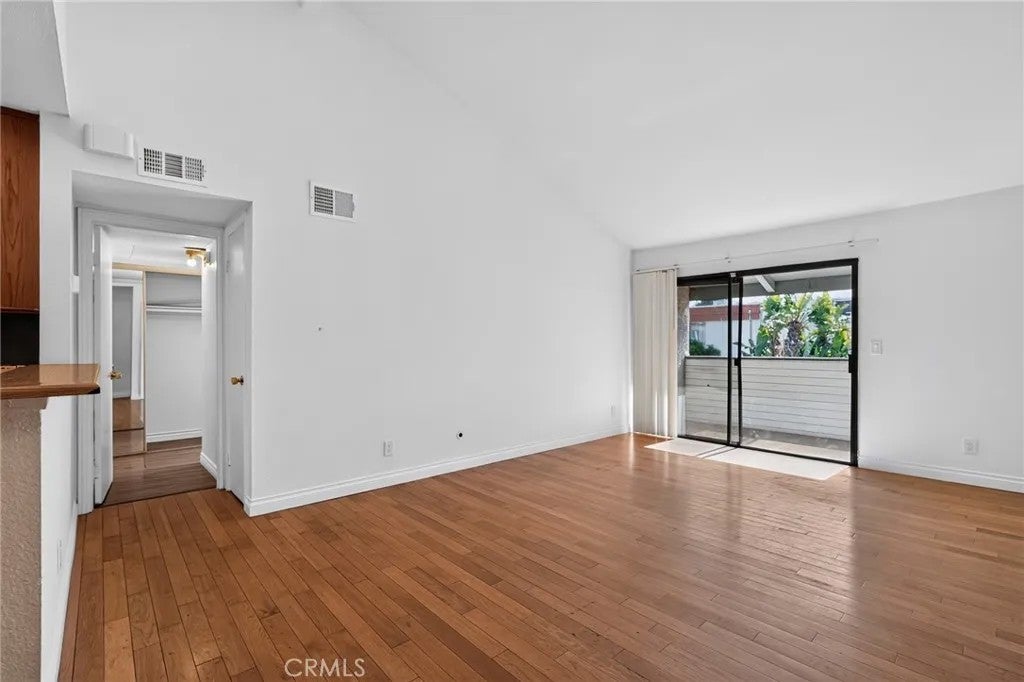 8801 Independence 19