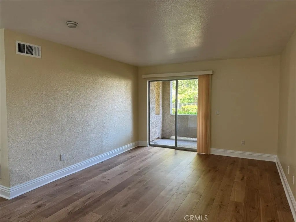 2325 Del Mar Way #106