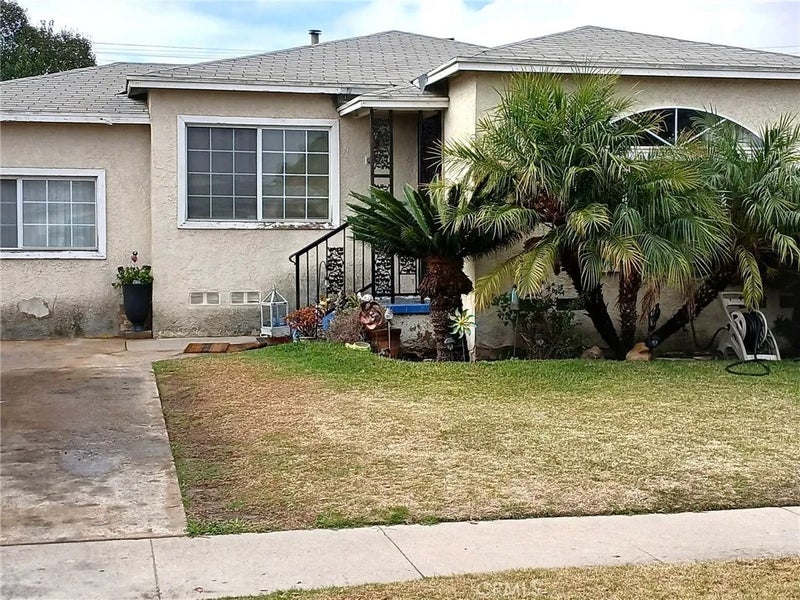 2207 N Anzac Avenue