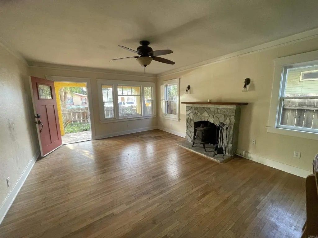 Photo of 121 E Warner St, Ventura, CA 93001 (MLS # NDP2600298)