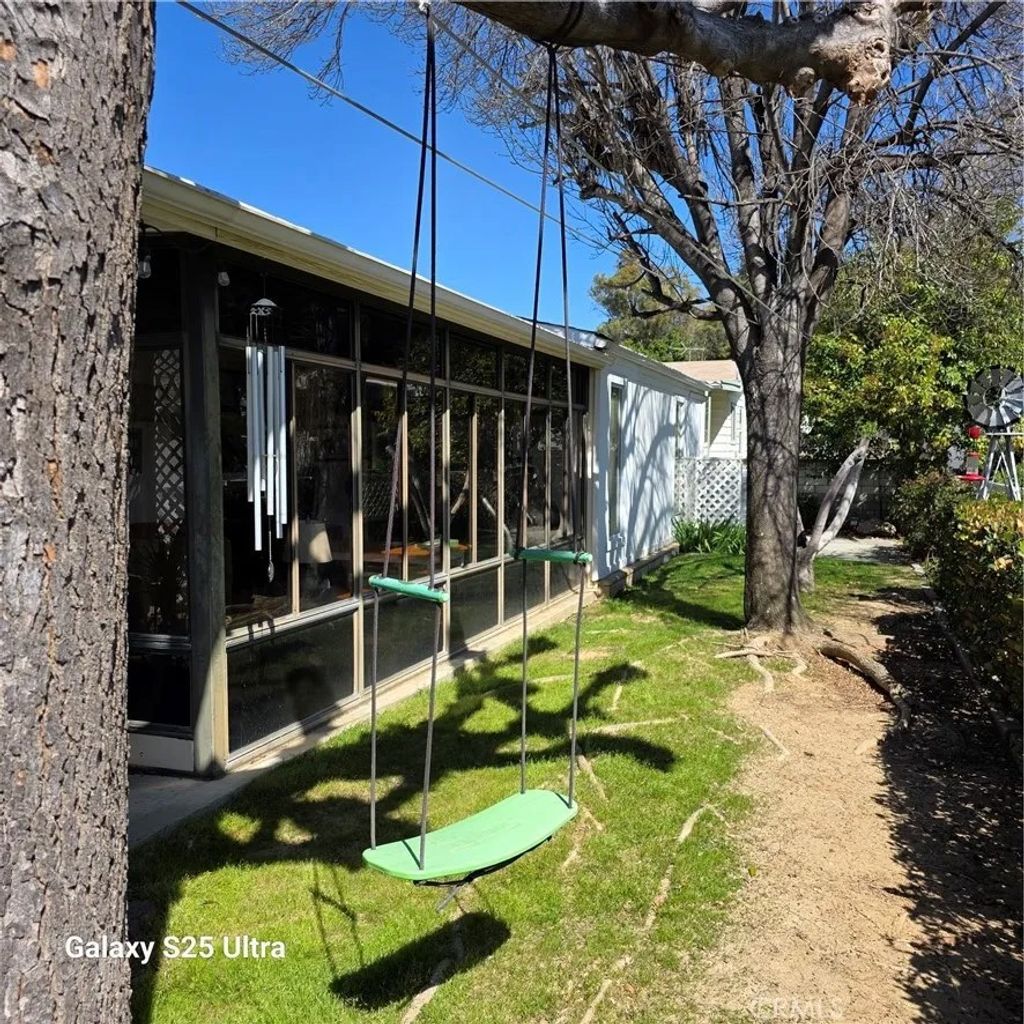 Photo of 9570 Crestknoll Dr, Calimesa, CA 92320 (MLS # CV26050264)