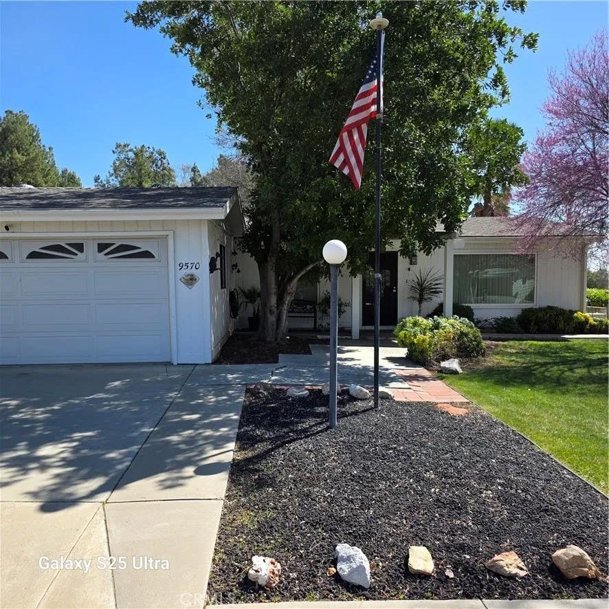 Photo of 9570 Crestknoll Dr, Calimesa, CA 92320 (MLS # CV26050264)