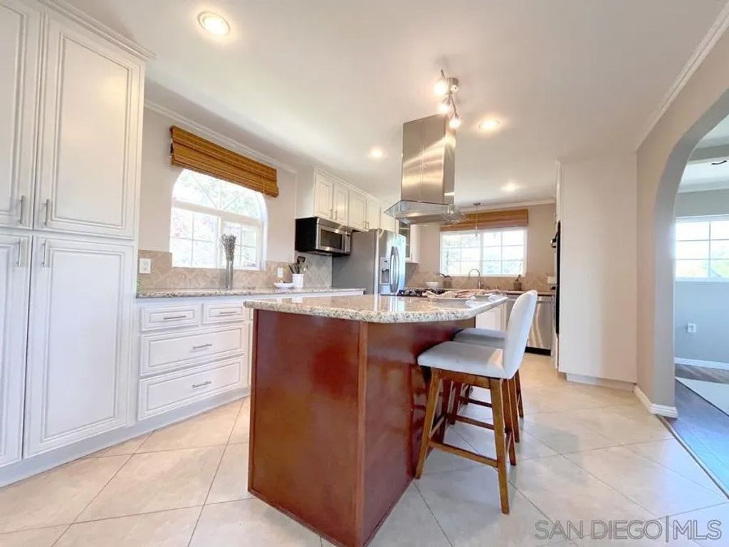 Photo of 4275 Crestview Drive, La Mesa, CA 91941 (MLS # 250041011)