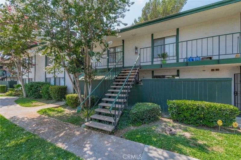 1735 E Washington Street B-11