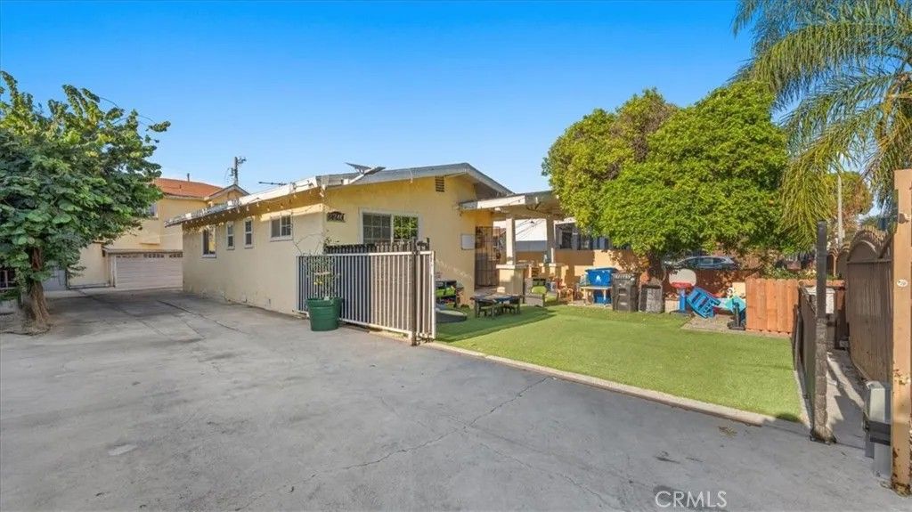 Photo of 2740 Fairmount St, Los Angeles, CA 90033 (MLS # CV26043972)