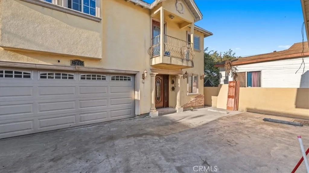 2740 Fairmount